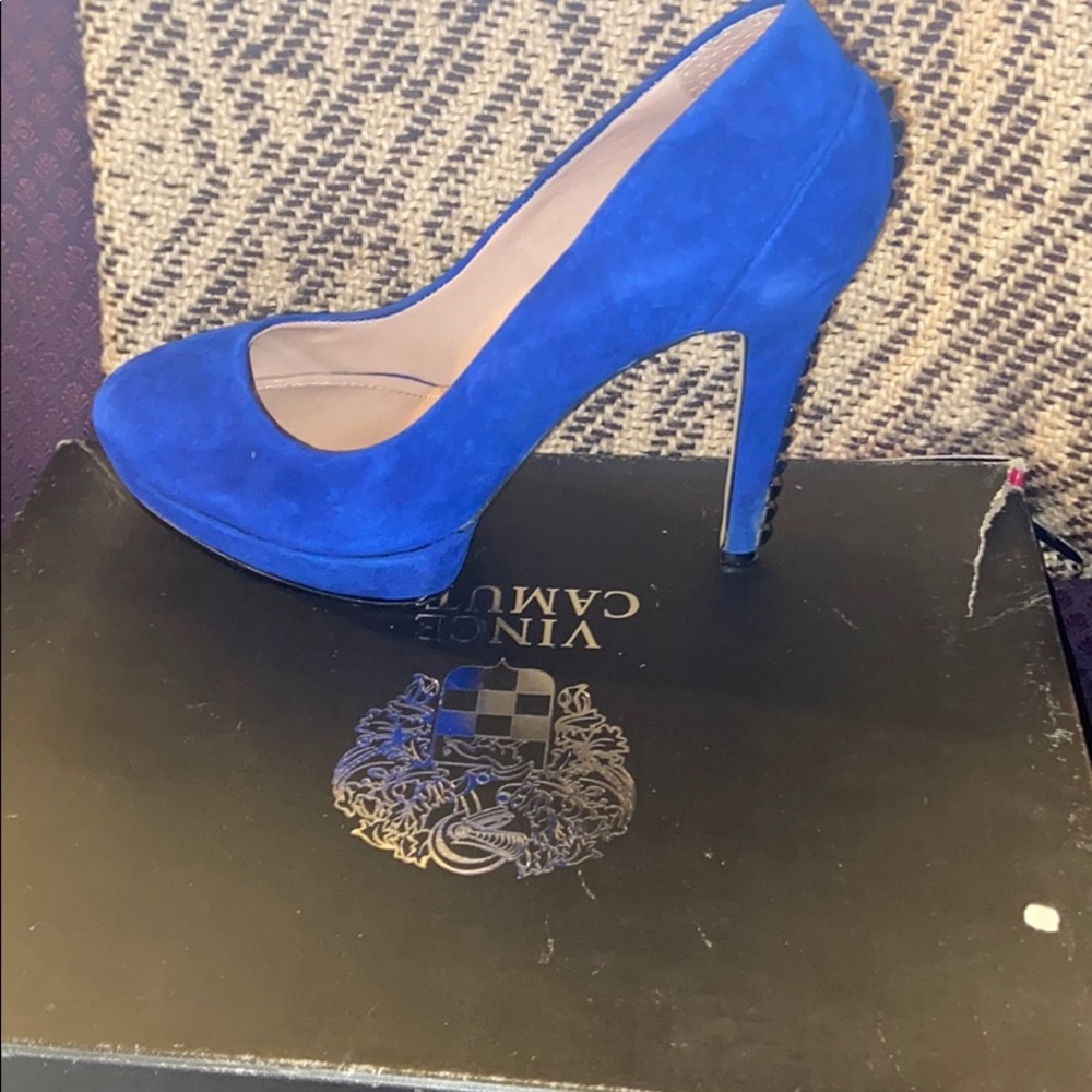 VINCE CAMUTO HEEL
